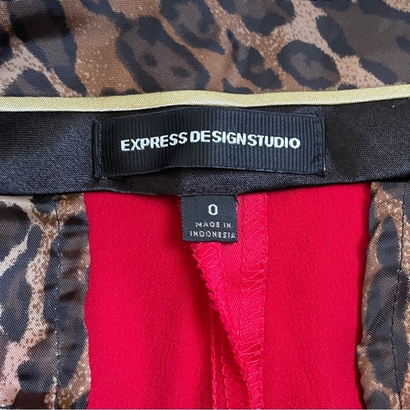 Express Design Studio Satin Dress Shorts Red Cuffed Gold Horsebit Women’s Size 0 - Picture 3 of 9
